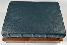 NIV Larger Print Compact Bible Blue Genuine Buffalo Leather Red Letter Unused, usado comprar usado  Enviando para Brazil