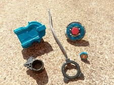 Jouet toupie beyblade d'occasion  Nantes-
