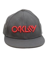 Oakley men hat for sale  MARKET HARBOROUGH