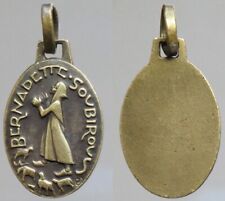 Jolie médaille religieuse d'occasion  Mailly-le-Camp