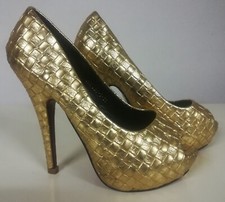 Scarpe sandalo décolleté usato  Tribiano