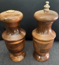 Conjunto de moedor de sal e pimenta vintage de madeira MCM transformado em nogueira preta comprar usado  Enviando para Brazil