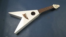 Ukulele Mahalo UG-40WT Flying V branco com estojo acolchoado original comprar usado  Enviando para Brazil