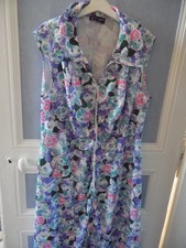 Elegante robe fleurie d'occasion  France