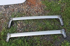 09-10 Pontiac Vibe - Rack de teto conjunto de barras transversais fabricante de equipamento original (tampas faltando) comprar usado  Enviando para Brazil