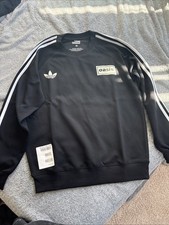 Moletom Adidas Oasis preto gola redonda com logotipo patch comprar usado Moletom Adidas Oasis preto gola redonda com logotipo patch comprar usado  Enviando para Brazil