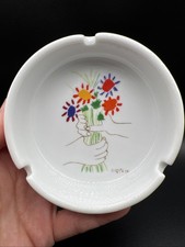 Cinzeiro PICASSO "BUQUÊ DA PAZ" Flores Reprodução Autorizada Espanha 1999, usado comprar usado Cinzeiro PICASSO "BUQUÊ DA PAZ" Flores Reprodução Autorizada Espanha 1999, usado comprar usado  Enviando para Brazil