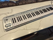 Teclado controlador Behringer UMX61 USB MIDI 61 teclas  comprar usado  Enviando para Brazil
