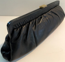 Sac pochette femme d'occasion  Saint-Julien-de-Vouvantes
