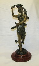 Statue jeune femme d'occasion  Hennebont