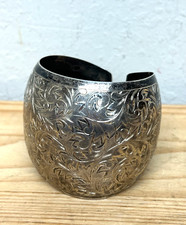Bracelete de prata esterlina 950 (95%) com punho largo gravado comprar usado  Enviando para Brazil