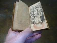 Livre ancien petit d'occasion  Paris XIV