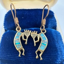 Brincos Kokopelli com incrustação de opala de fogo tom dourado bronze nativo americano, usado comprar usado  Enviando para Brazil