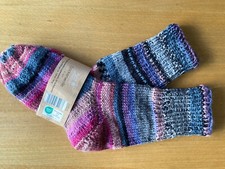 Handgestrickte socken lila gebraucht kaufen  Hasselroth