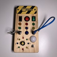 Tablero sensorial Montessori para niños y jóvenes / Botones / Interruptores / Luces - Abierto segunda mano  Embacar hacia Mexico