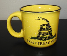 Caneca de café Bass Pro Shops cerâmica salpicada amarela "Dont Tread On Me" com cobra, usado comprar usado  Enviando para Brazil