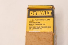 Usado, Chuteiras de piso (1000 peças) Dewalt calibre 16 1-1/2" DWFLN-150 comprar usado Usado, Chuteiras de piso (1000 peças) Dewalt calibre 16 1-1/2" DWFLN-150 comprar usado  Enviando para Brazil