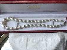 natural pearls for sale  LONDON