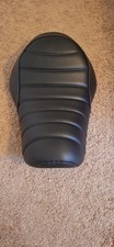 Usado, Assento solo 2022 Harley Davidson ferro 883 XL883N estoque preto (H860201AR31811) comprar usado  Enviando para Brazil