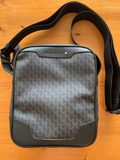 Bolsa de ombro Montblanc preta logotipo couro sintético e tecido alça ajustável comprar usado Bolsa de ombro Montblanc preta logotipo couro sintético e tecido alça ajustável comprar usado  Enviando para Brazil