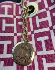 Bolsa tote Tommy Hilfiger rosa logotipo branco RMF20-BL alça de corrente dourada com berloque, usado comprar usado Bolsa tote Tommy Hilfiger rosa logotipo branco RMF20-BL alça de corrente dourada com berloque, usado comprar usado  Enviando para Brazil