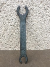 Ancienne clé plombier d'occasion Ancienne clé plombier d'occasion  Arinthod