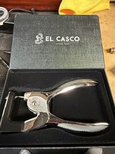 Cortador de charuto acabamento preto e cromado M-765 CN comprar usado Cortador de charuto acabamento preto e cromado M-765 CN comprar usado  Enviando para Brazil