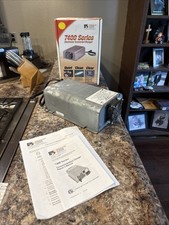 Fonte de alimentação Parallax 7445 conversor/carregador 45 amperes 775 watts motorhome/reboque comprar usado  Enviando para Brazil