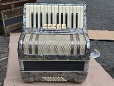 Bavcavale piano accordion d'occasion  Expédié en Belgium