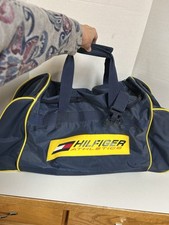 Bolsa de viagem vintage Tommy Hilfiger academia anos 90 azul marinho. Grande 26”x 14”x 12”., usado comprar usado  Enviando para Brazil