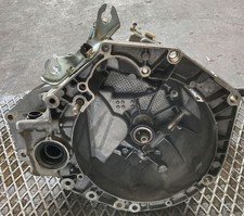 Cambio manuale marce usato  Putignano