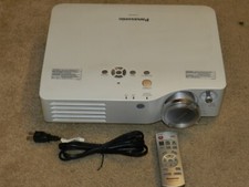Panasonic ax100u lcd d'occasion  Expédié en Belgium