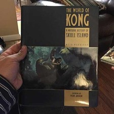 The World of Kong: A Natural History of - Hardcover, by Weta Workshop - Good b comprar usado  Enviando para Brazil
