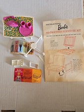 Antigo Kit de Móveis de Boneca Barbie Go Together Mesa Mosaico, Telefone, Instruções comprar usado  Enviando para Brazil