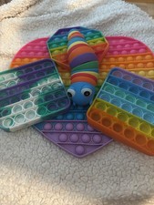 Bundle five fidget for sale Bundle five fidget for sale  BARRY