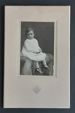 Ritratto fanciulla epoca usato  Meda