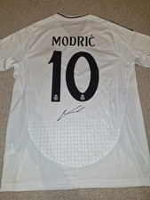Camisa do Real Madrid 24/25 Home assinada por e vencedor do Ballon D'or Luka Modric comprar usado  Enviando para Brazil