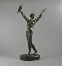 Tall sculpture trophy. d'occasion  Sommières