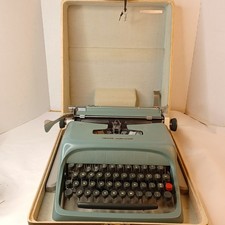 Máquina de escrever Olivetti-Underwood Olivetti Studio 44 vintage com estojo original  comprar usado  Enviando para Brazil