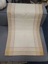 Corredor de mesa Garnier Thiebaut ~ França 100% algodão ~ Novo sem etiquetas ~ 21x71 ~ Creme e dourado comprar usado Corredor de mesa Garnier Thiebaut ~ França 100% algodão ~ Novo sem etiquetas ~ 21x71 ~ Creme e dourado comprar usado  Enviando para Brazil