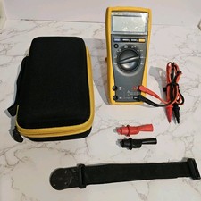 Kit de multímetro digital Fluke 177 True RMS cabos, estojo rígido, clipes de alça magnética comprar usado  Enviando para Brazil