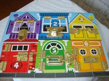 Tábua de madeira Melissa & Doug travas porta e fechaduras para idades 3+, usado comprar usado Tábua de madeira Melissa & Doug travas porta e fechaduras para idades 3+, usado comprar usado  Enviando para Brazil