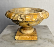 Usado, Raro Vintage Miniatura Esculpido Alabastro Mármore Birdbath Itália 2 3/8"X3.5" comprar usado Usado, Raro Vintage Miniatura Esculpido Alabastro Mármore Birdbath Itália 2 3/8"X3.5" comprar usado  Enviando para Brazil