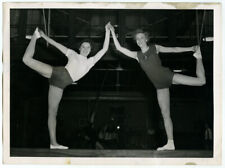 Gymnastics. beam. gladys d'occasion  Expédié en Belgium