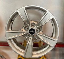 Set cerchi auto usato  Malo