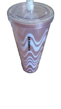 Copo Starbucks Wavy Baby rosa acrílico gelado frio 24 oz nova tampa e palha, usado comprar usado  Enviando para Brazil