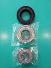 Kit cuscinetti ELECTROLUX 6205ZZ SKF 6204ZZ SKF paraacqua 30X52X8,5/10,5 na sprzedaż  Wysyłka do Poland