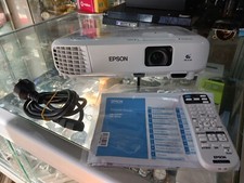 Projetor Epson EB-W06 MULTIMÍDIA WXGA 3LCD branco COM CONTROLE REMOTO comprar usado  Enviando para Brazil
