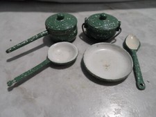 Usado, Conjunto de panela de estanho vintage miniaturas de casa de bonecas verde manchado pintado diorama 1:12 comprar usado  Enviando para Brazil