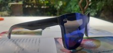 Occhiali sole unisex usato  Cerveteri